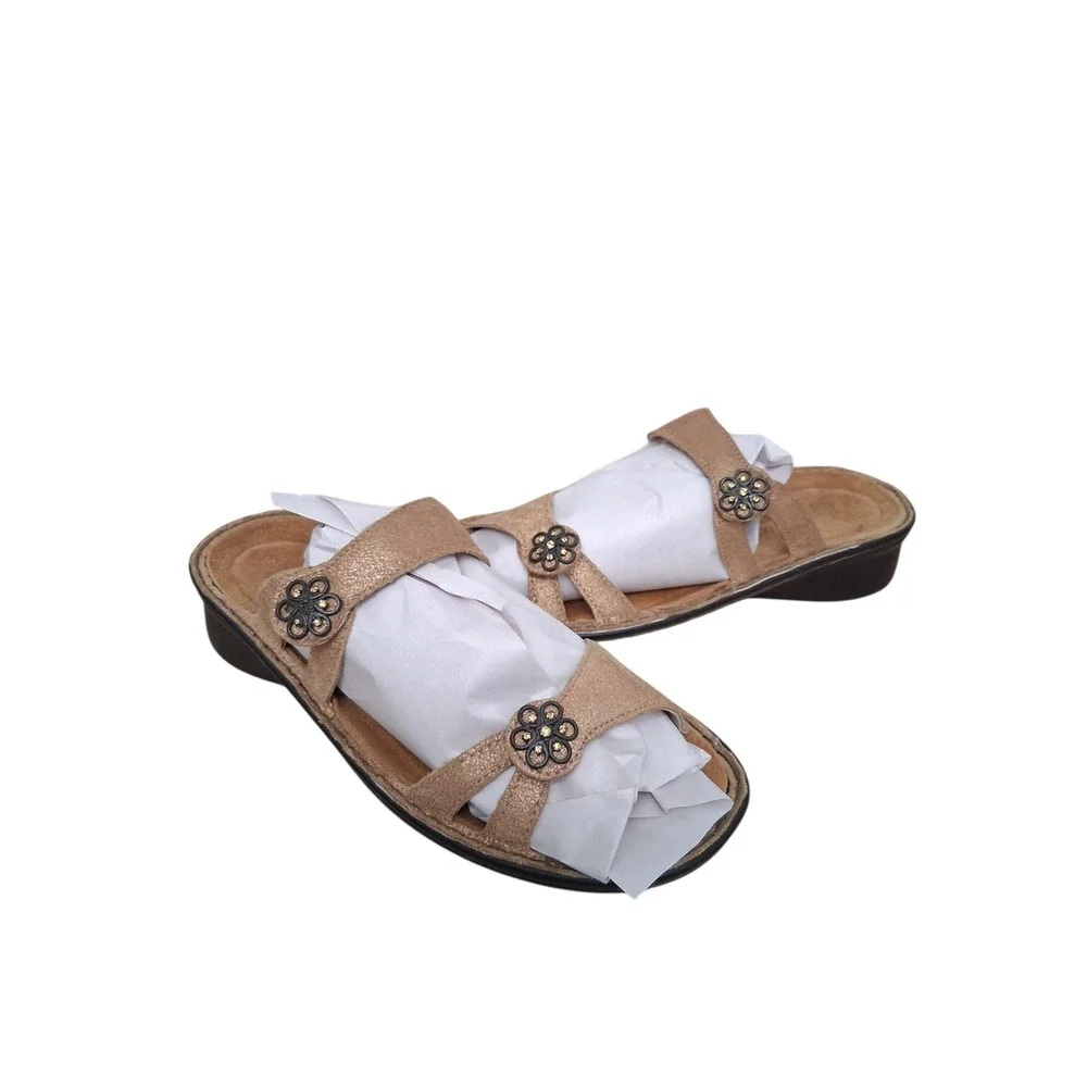 Naot Leather Bling Floral Womens size 8 Comfort Velcro Resortwear Beachy Sandals